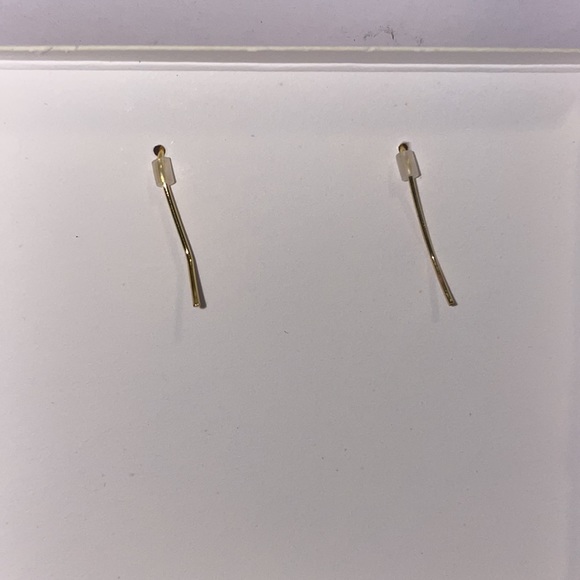 GOLD Tone Large Hoop Earrings NWT - Picture 3 of 4